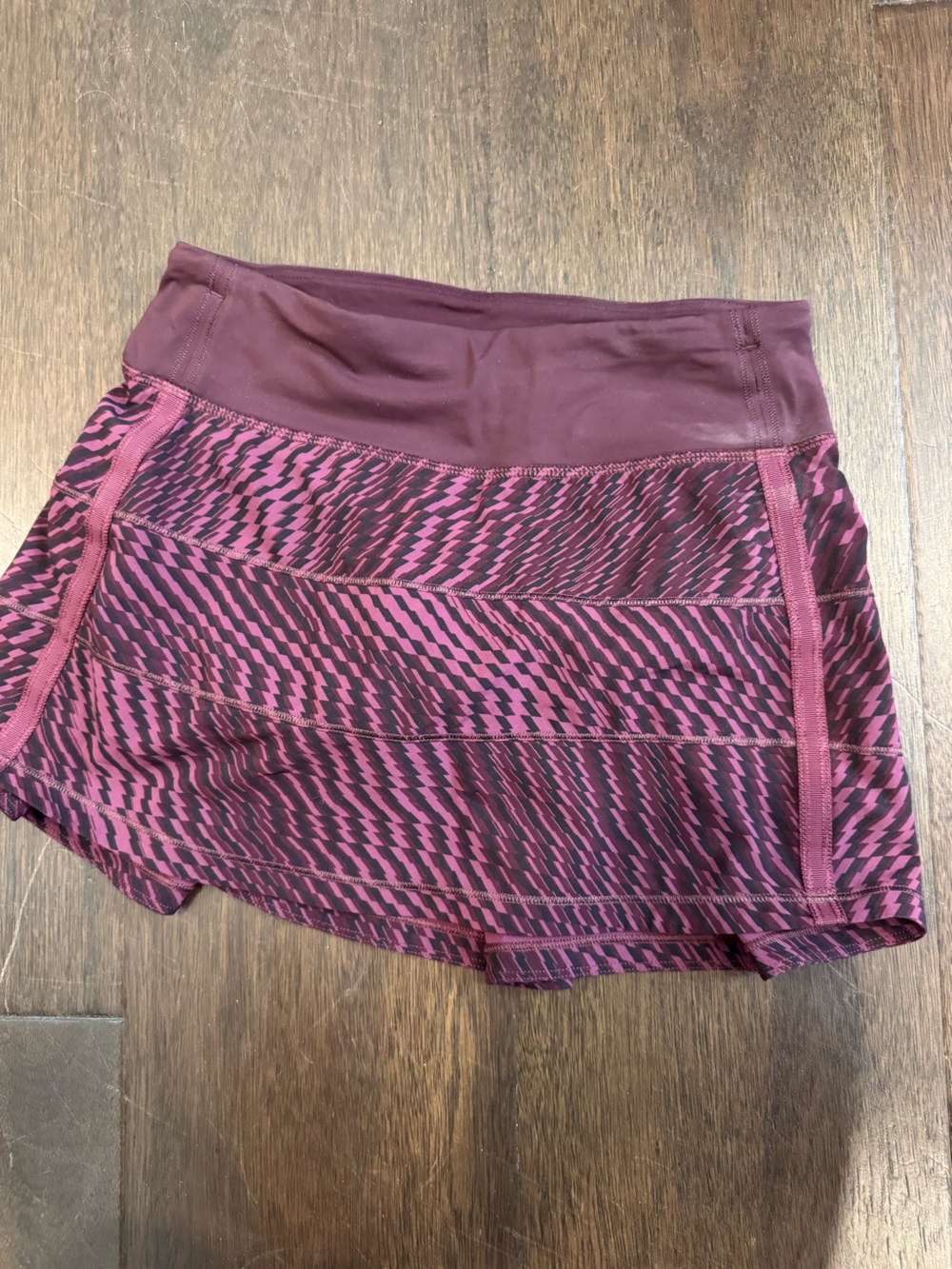 Lululemon pace rival skirt